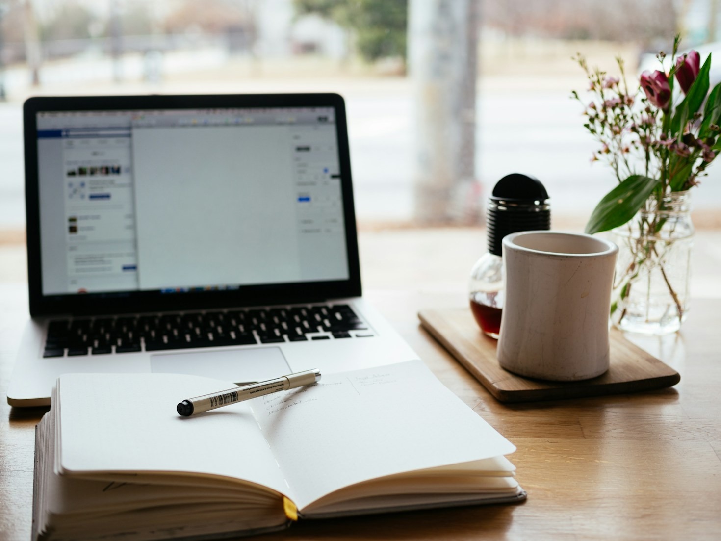 A relação entre identidade pessoal e desempenho no trabalho
